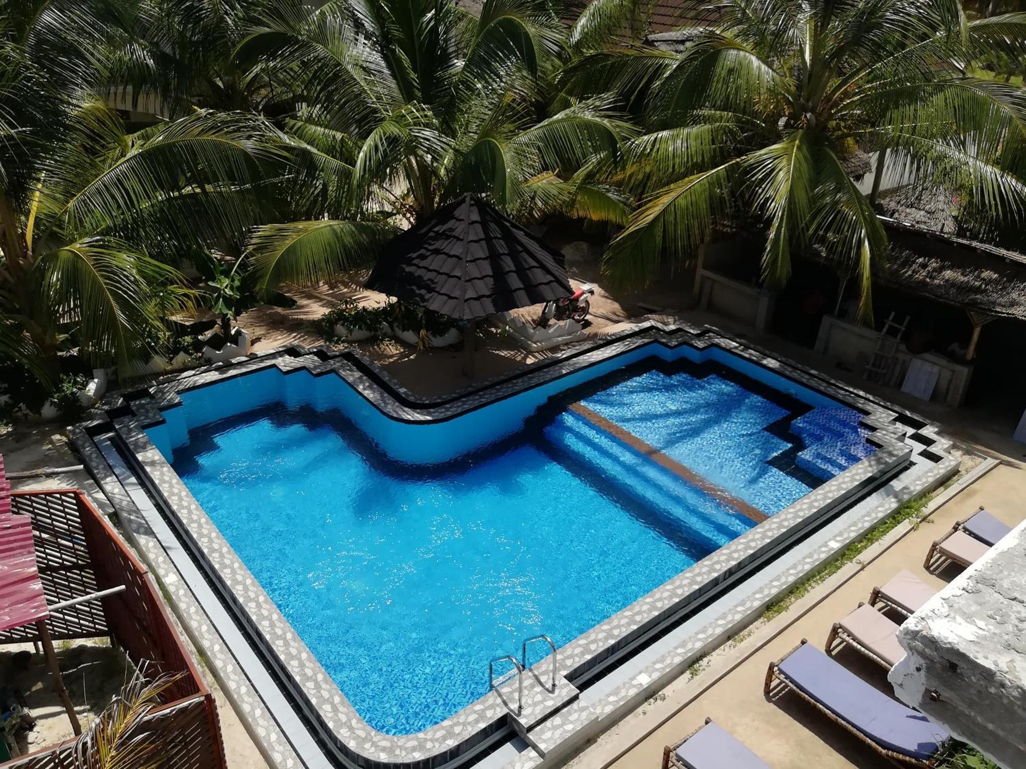 גאמביאני The New Blue Waves Hotel מראה חיצוני תמונה